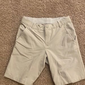 Big boy Nike golf shorts, adjustable waist